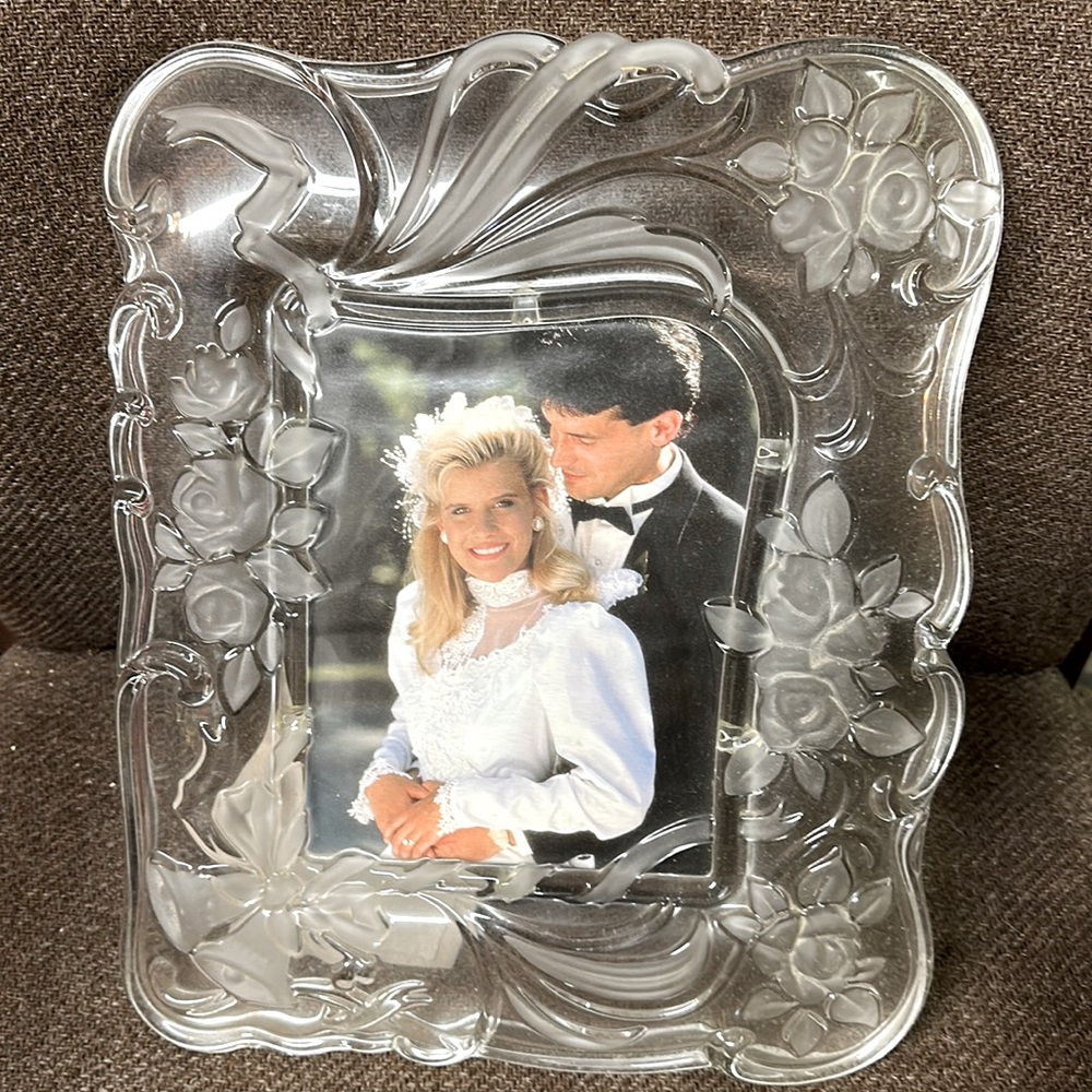 Mika’s a crystal frame